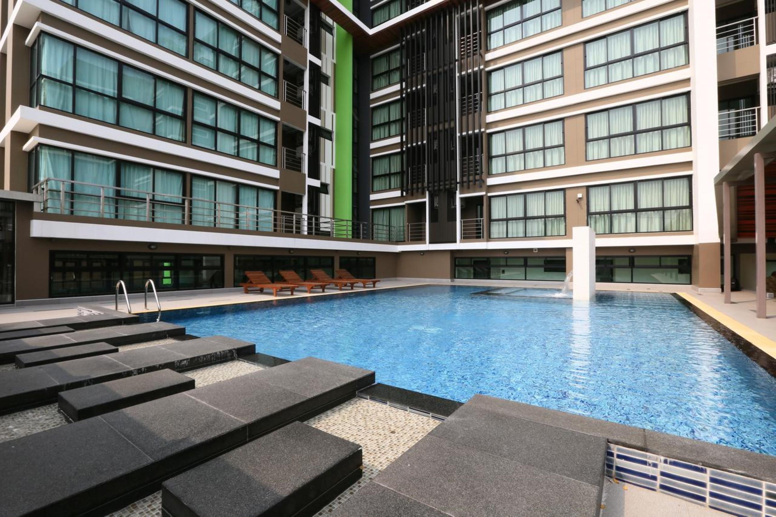 The Plimplace 2 Aparthotel 3*