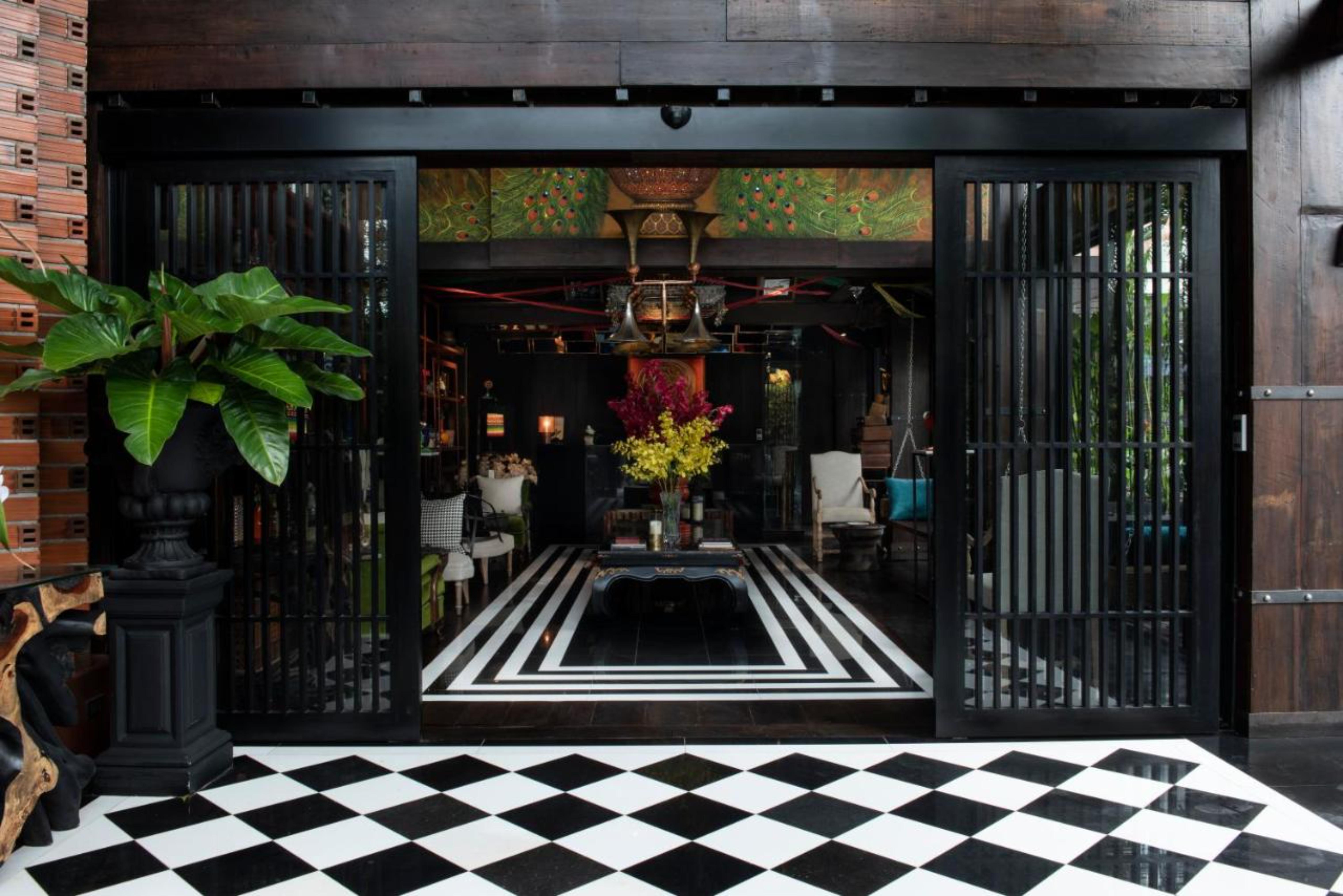 Dhevi Hotel 3*