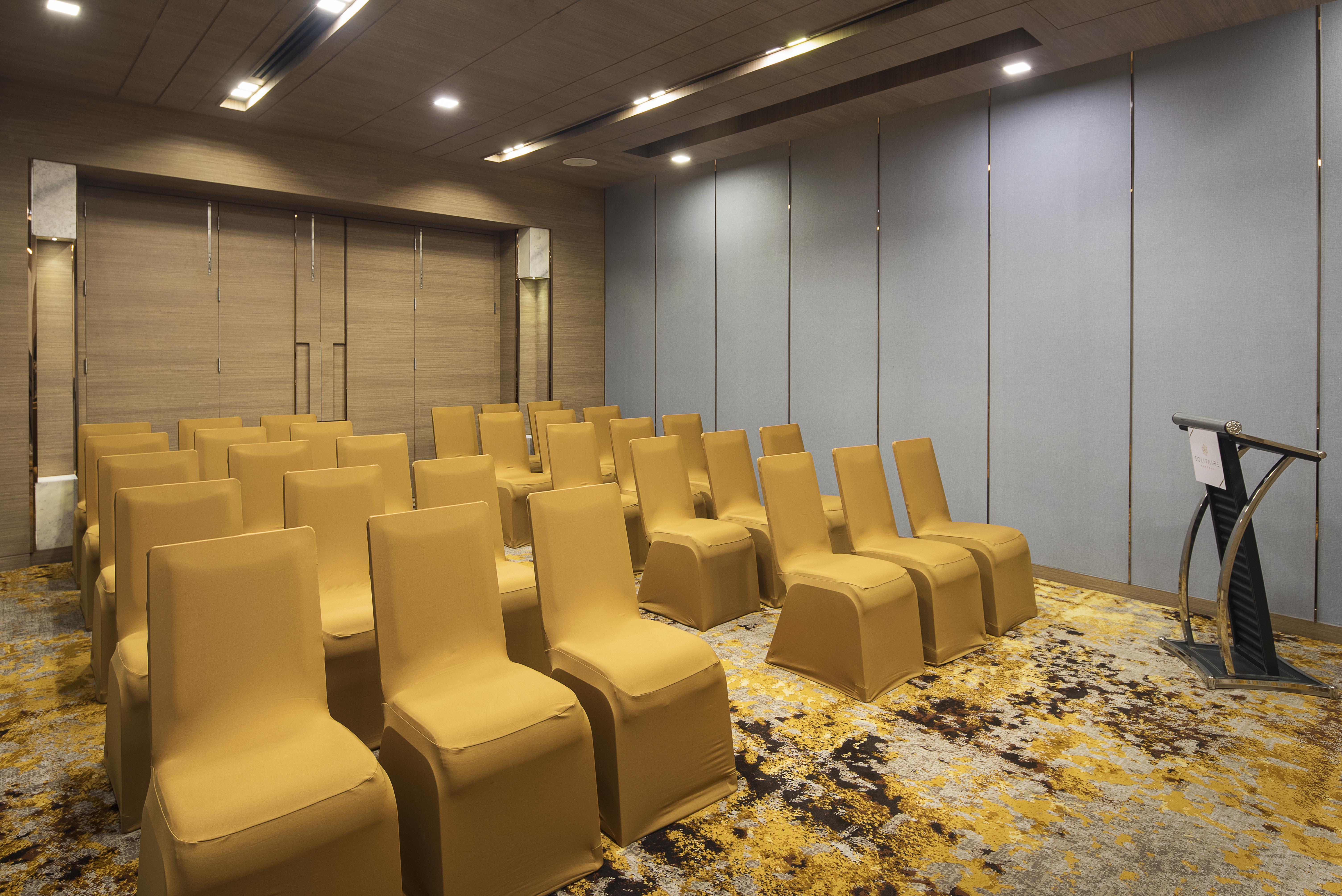 Solitaire Sukhumvit 11 Hotel 4*