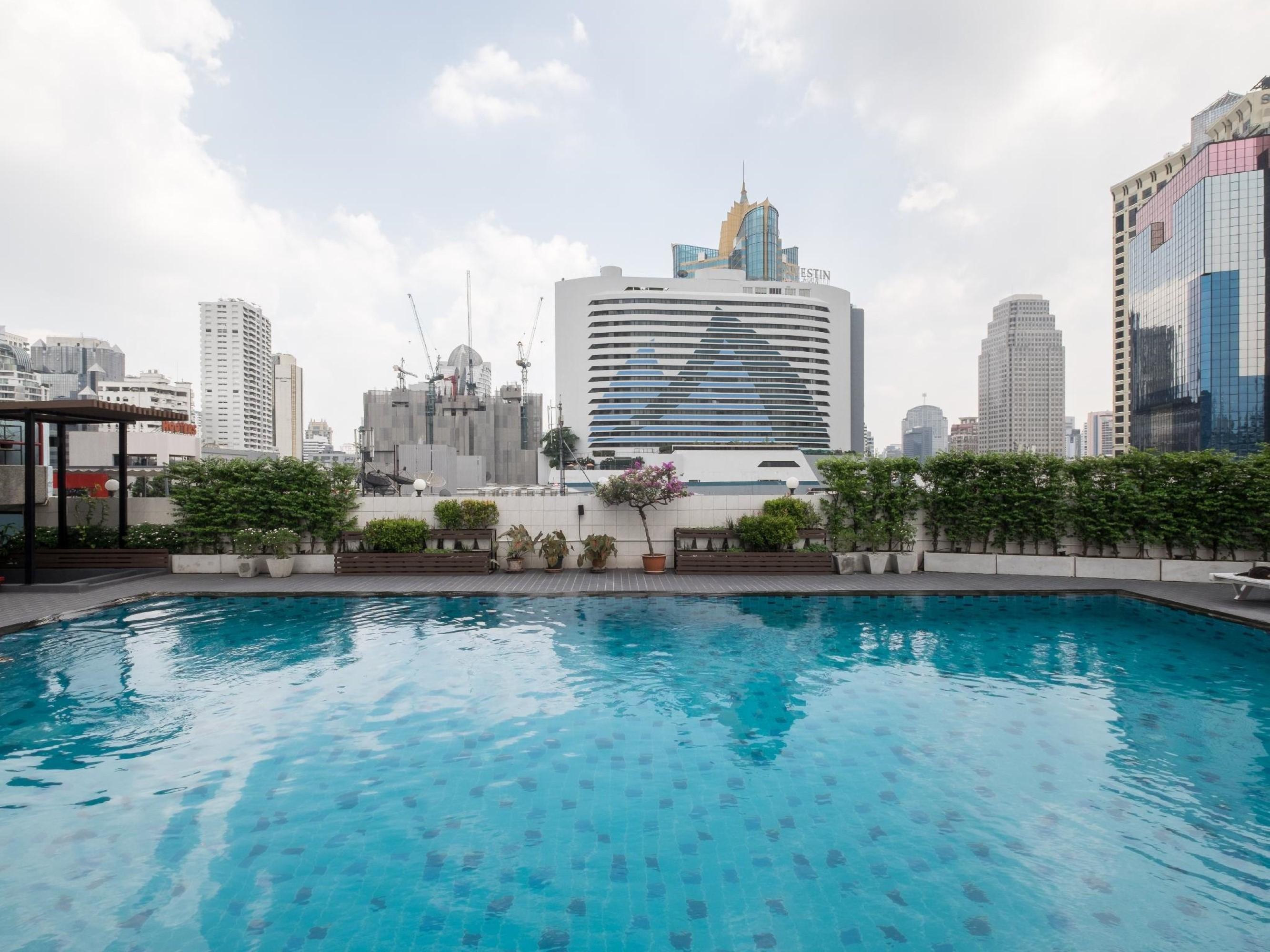 Ruamchitt Plaza Hotel 3*