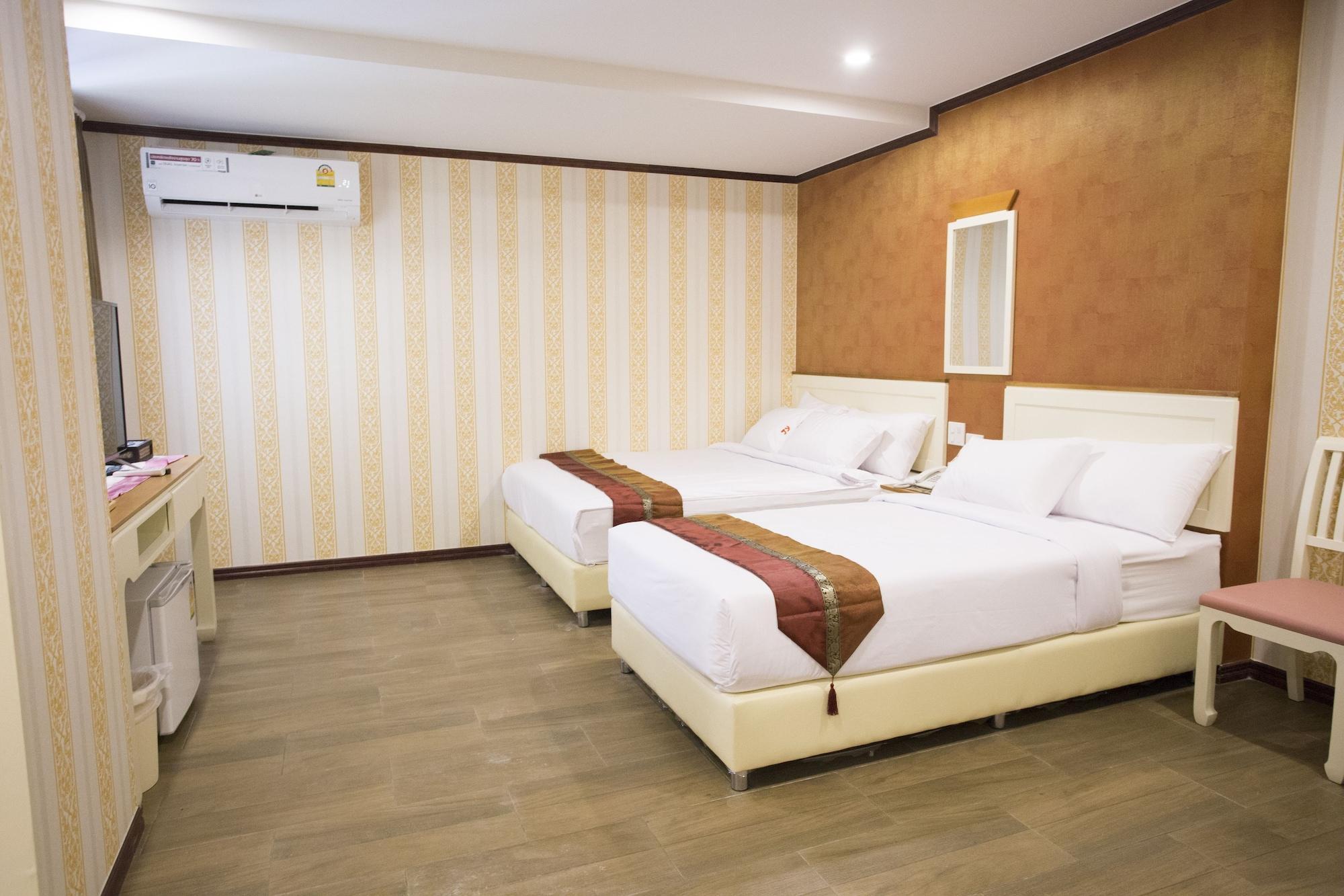 J&y Latphrao 35 Hotel