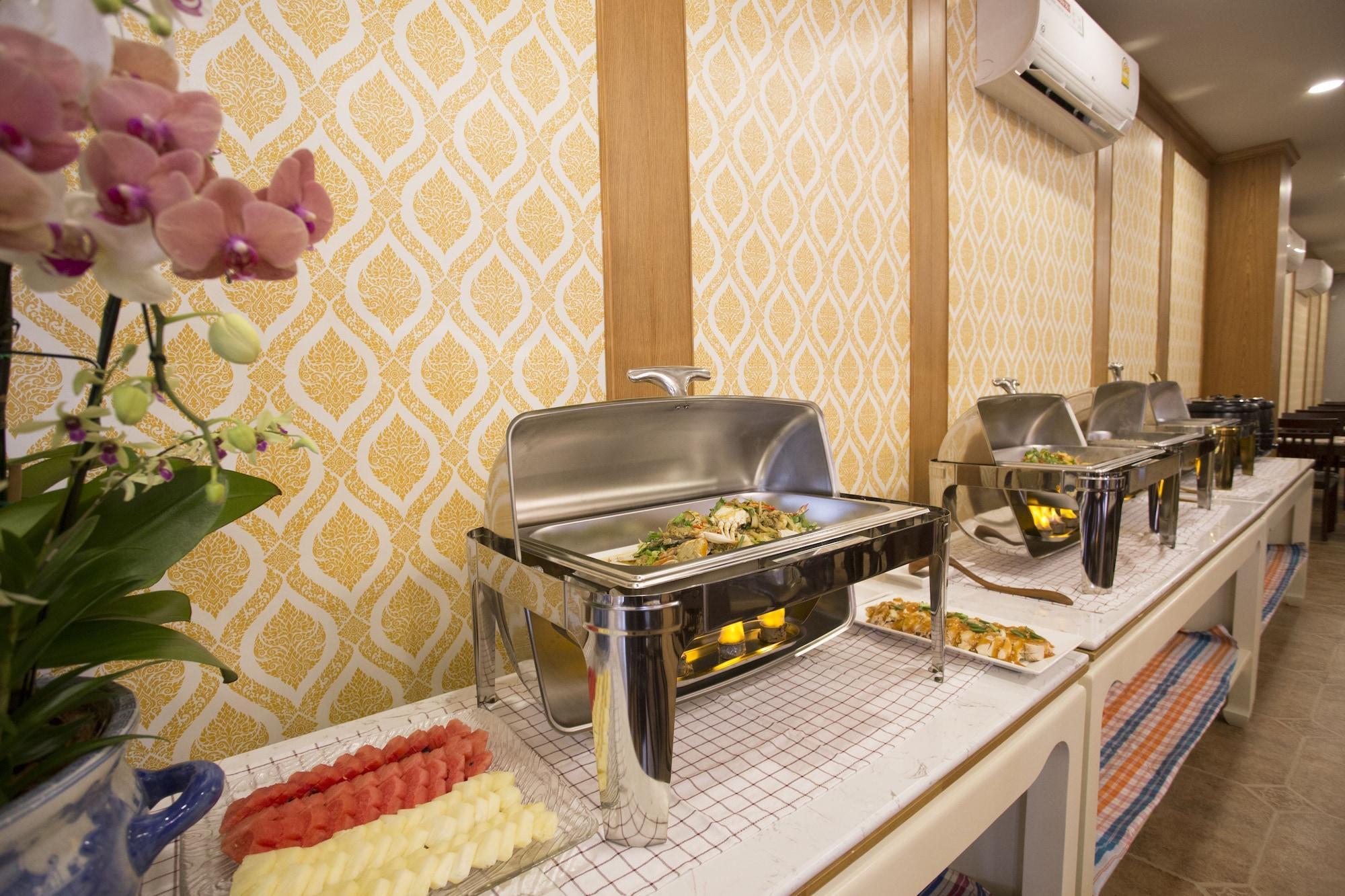 J&y Latphrao 35 Hotel 3*