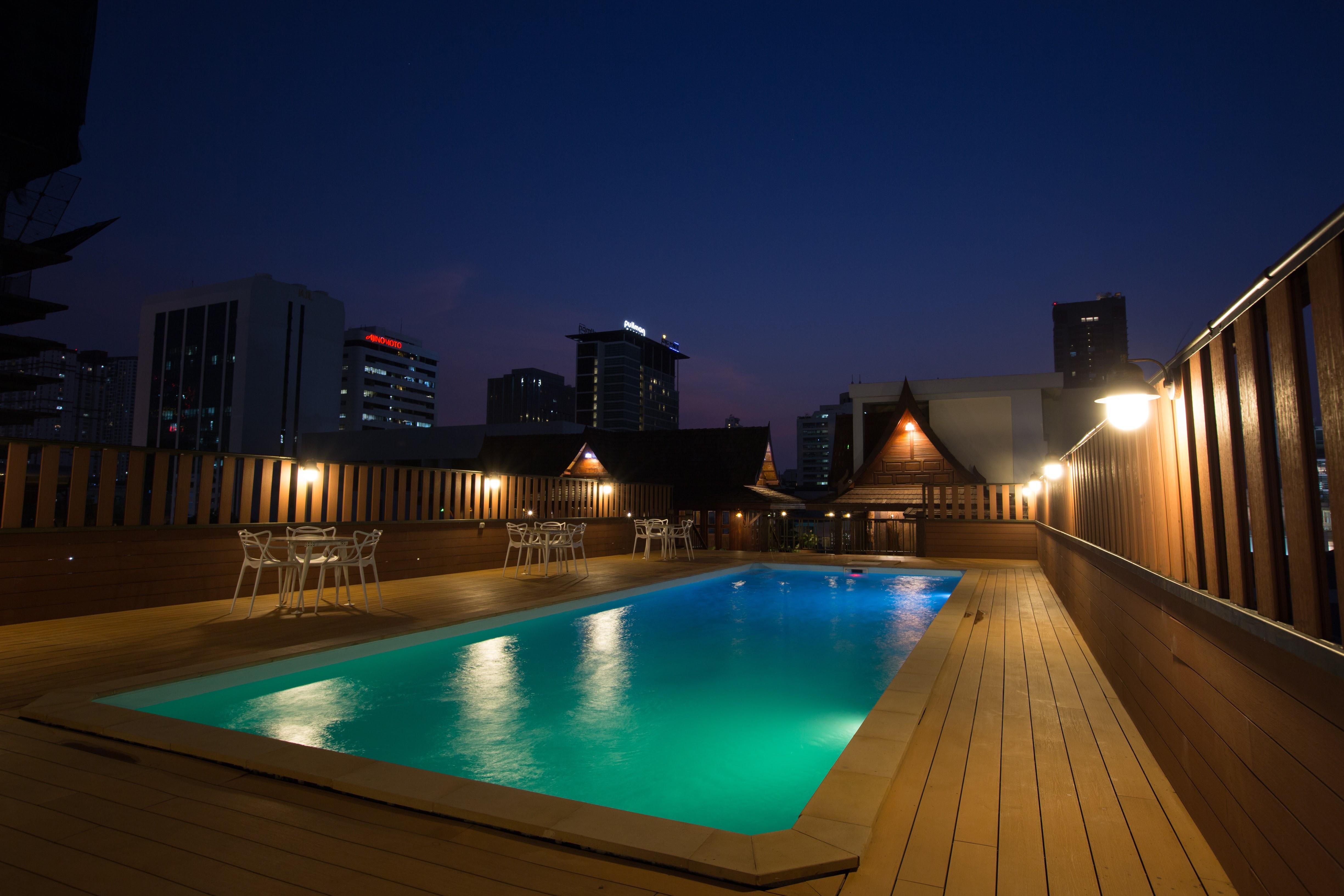 True Siam Rangnam Hotel 4*