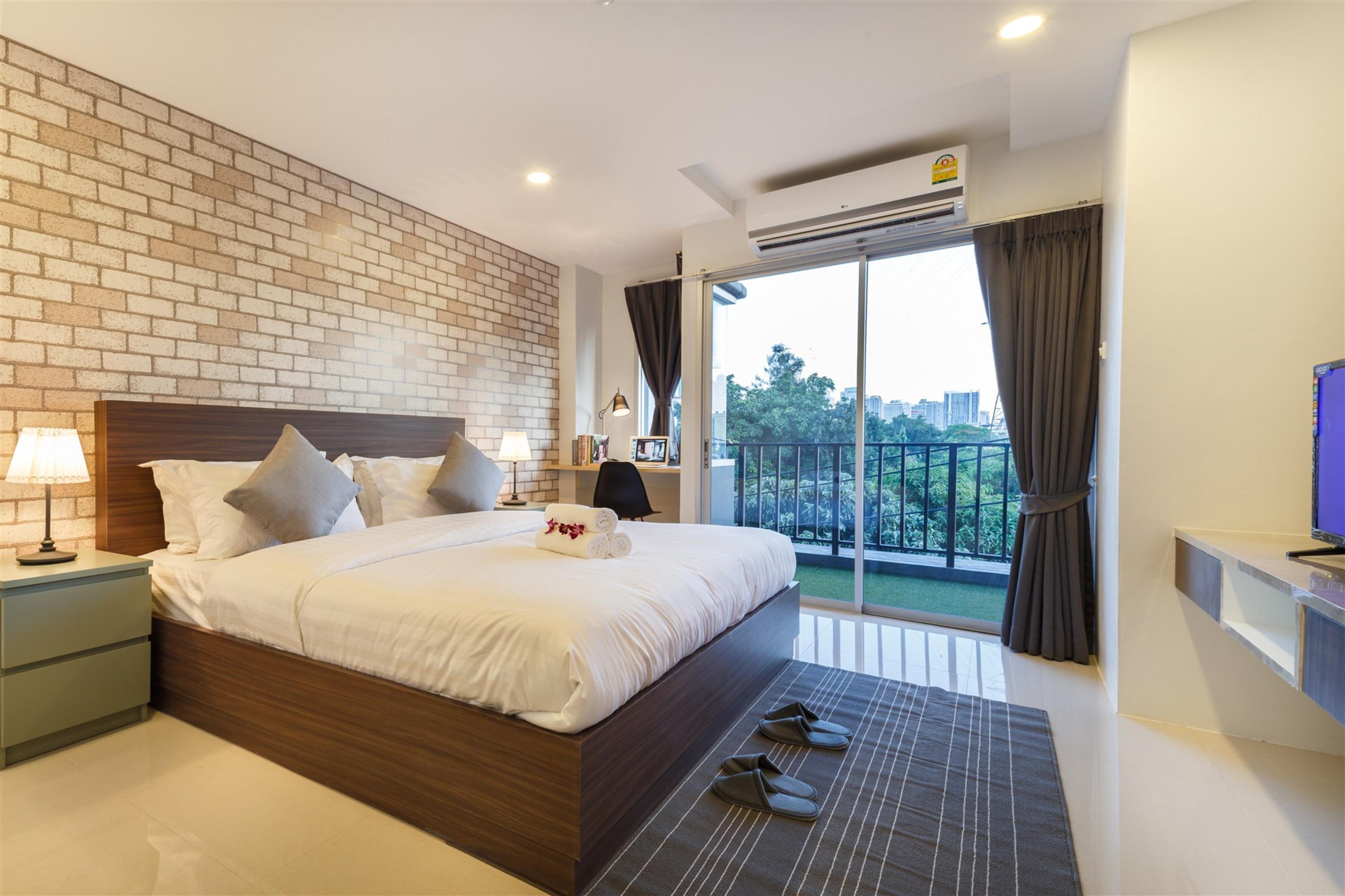 Q Space Hotel 3*