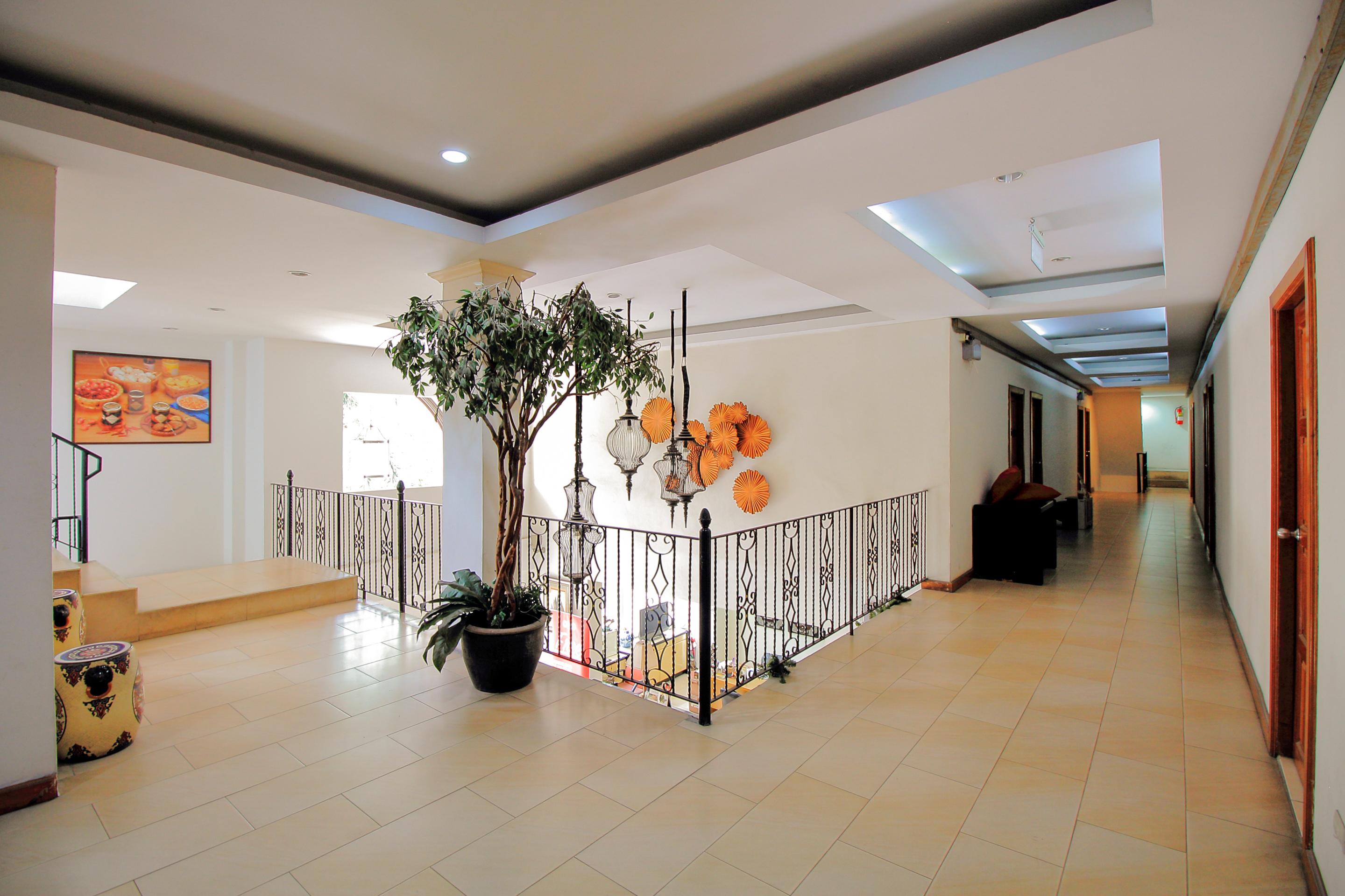 Hotel Oyo 254 Royal Pimand