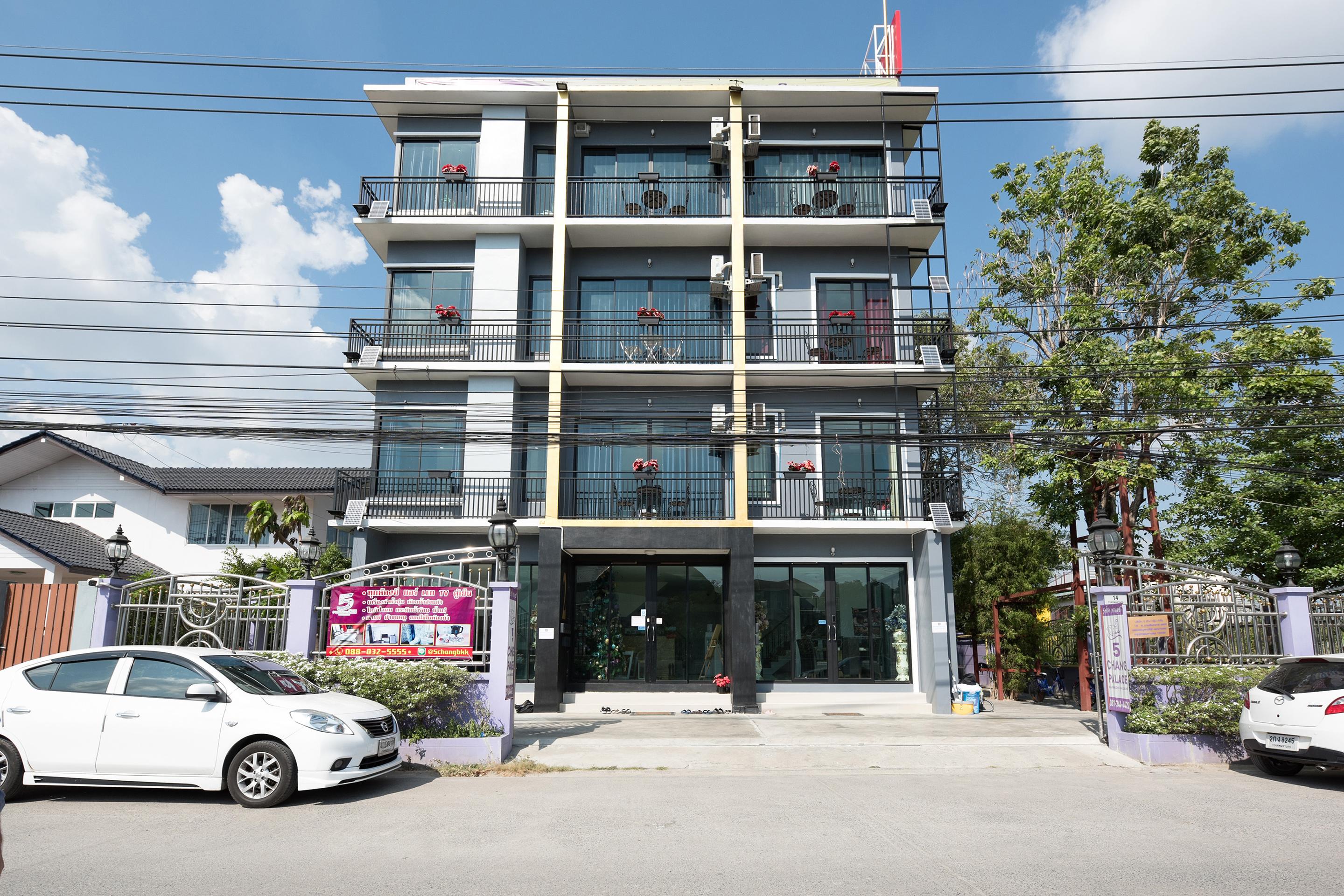 5 Chang Palace