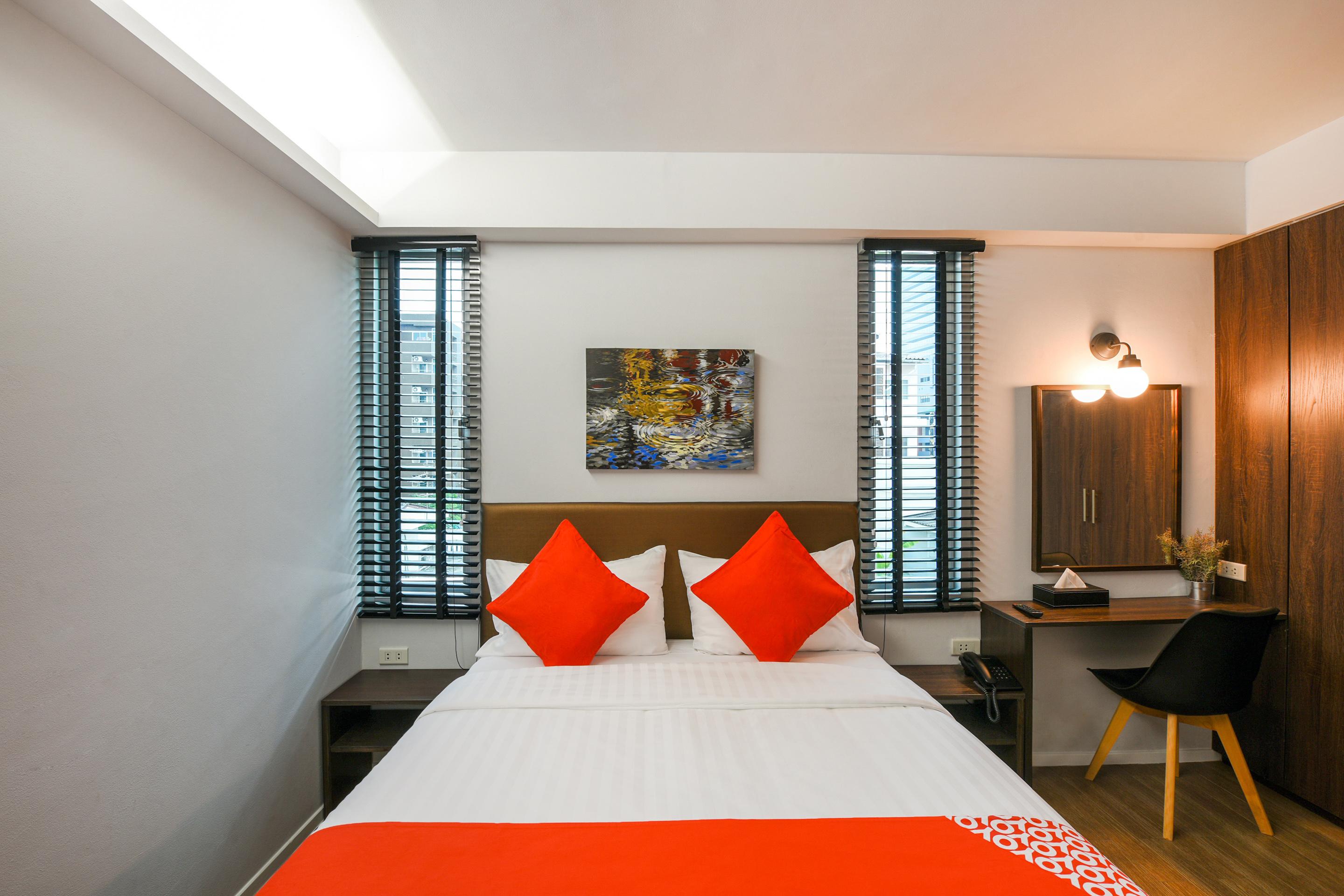 Vaccinated Staff - Oyo 137 Kitzio House 3* Bangkok