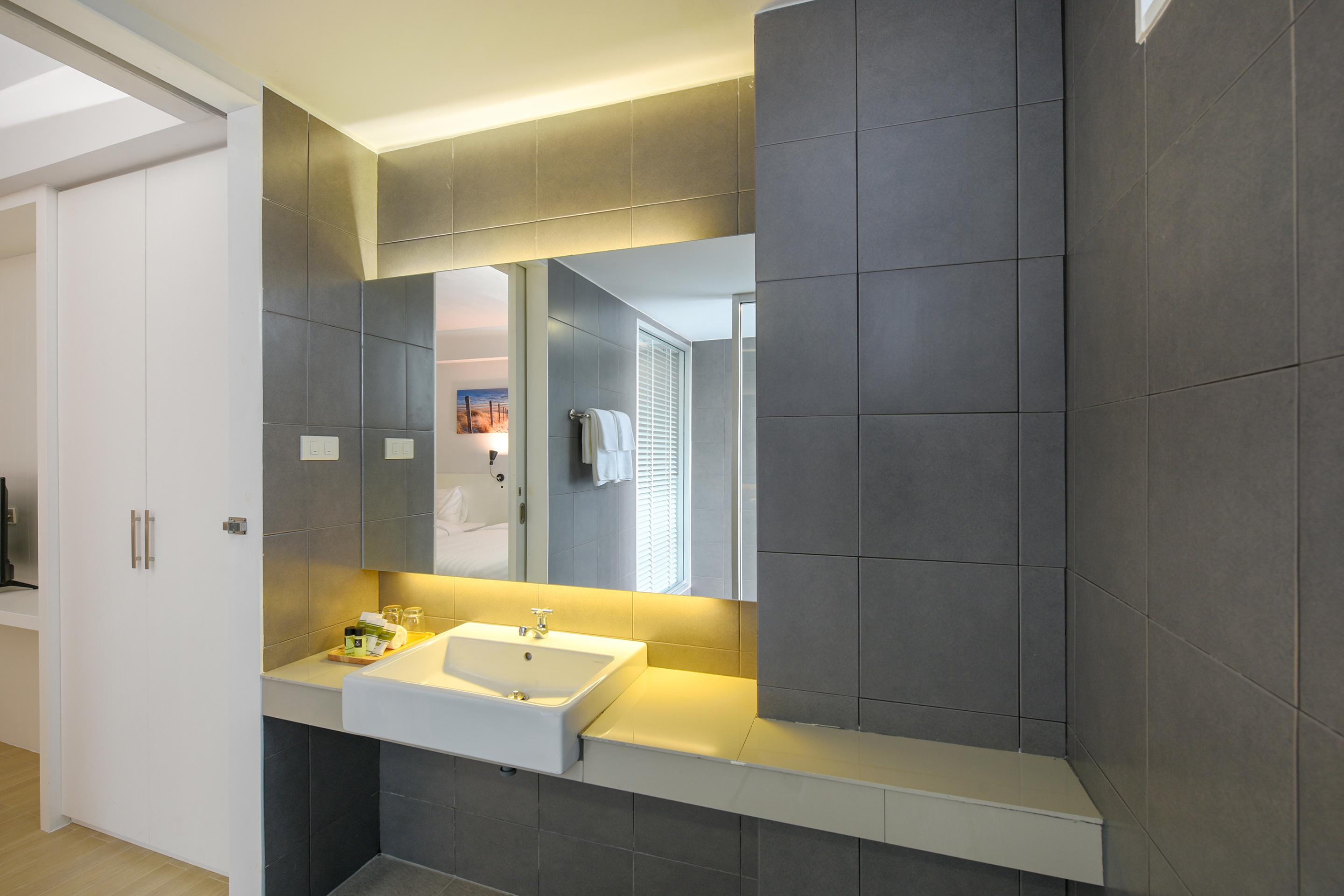 Vaccinated Staff - Oyo 137 Kitzio House 3* Bangkok