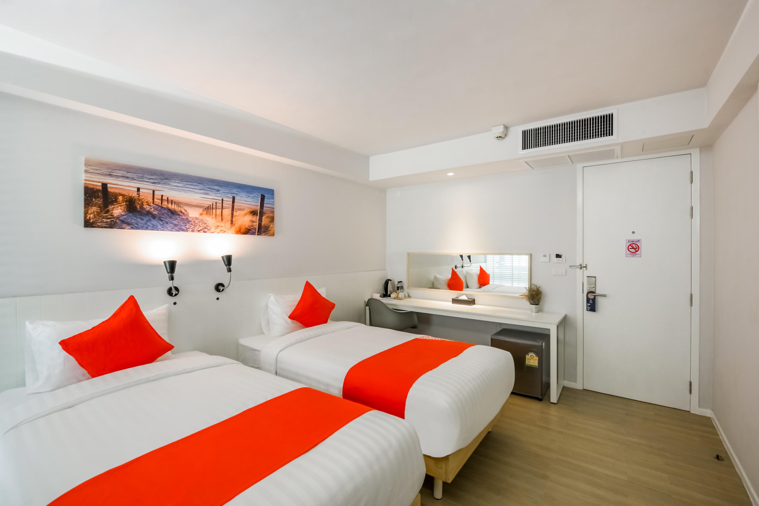 Vaccinated Staff - Oyo 137 Kitzio House 3* Bangkok