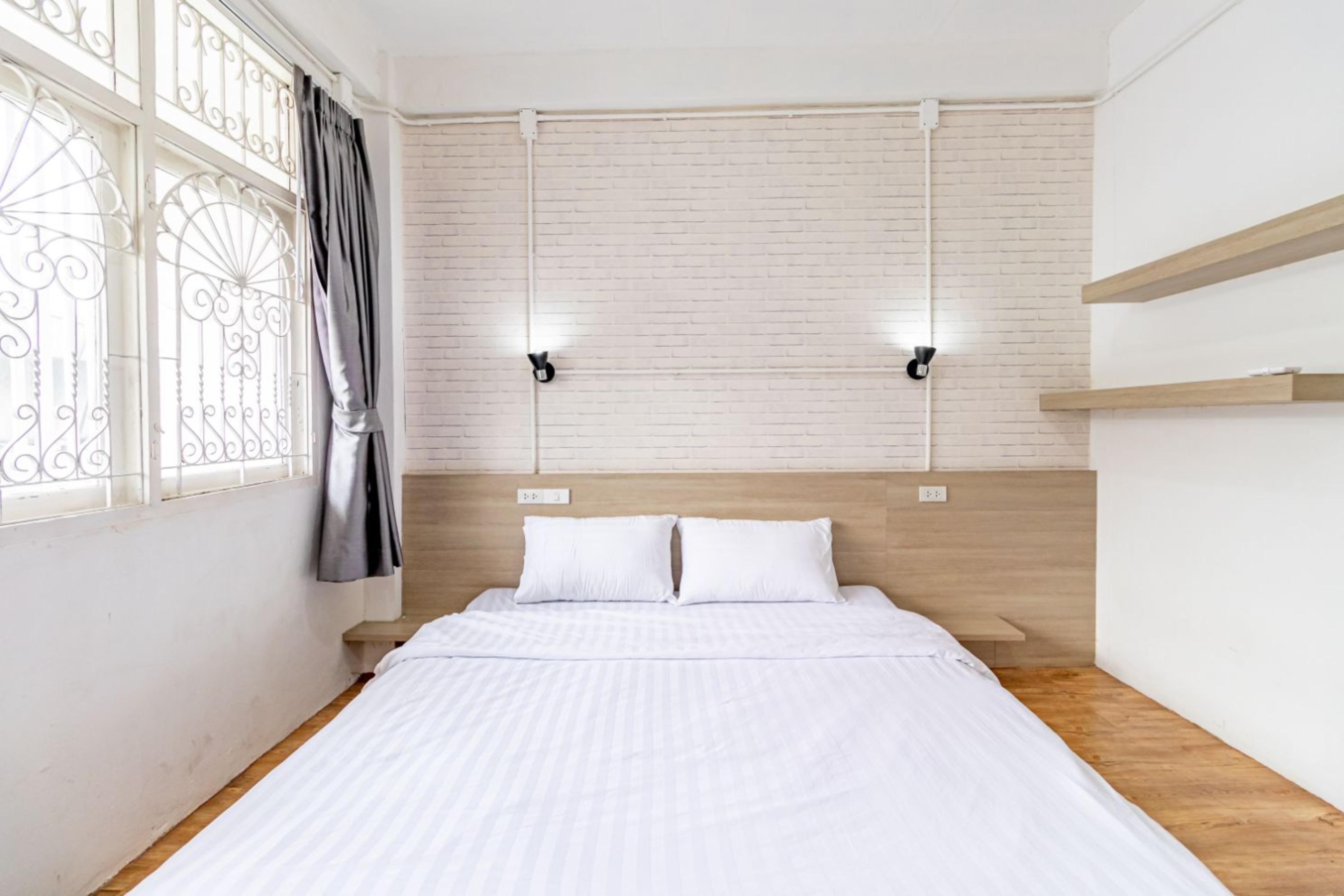 Ze Bang Aor Station Apartment