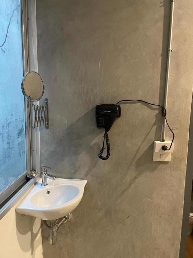 Ora Albergue *