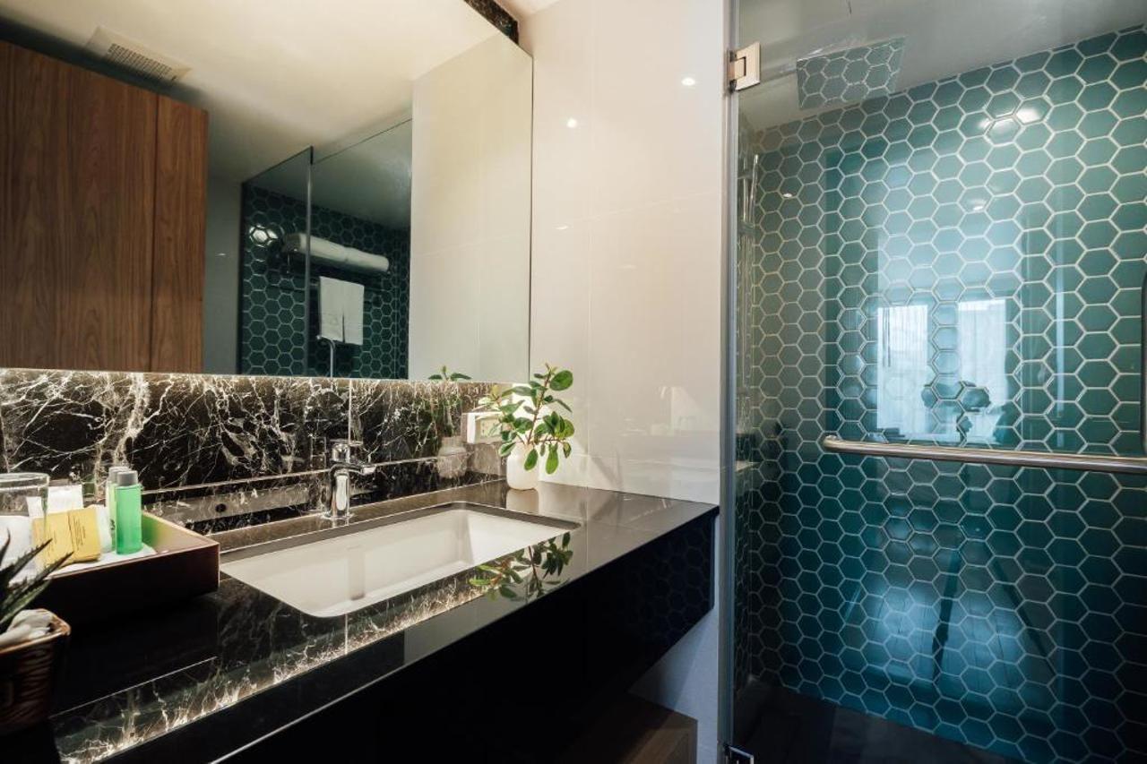 Montana & 4* Bangkok