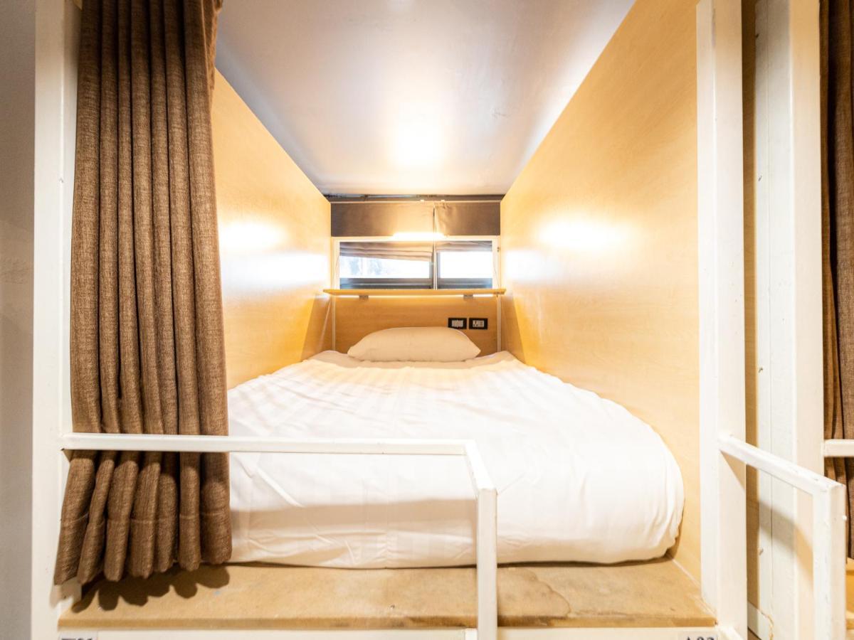Khao San Social Capsule Albergue