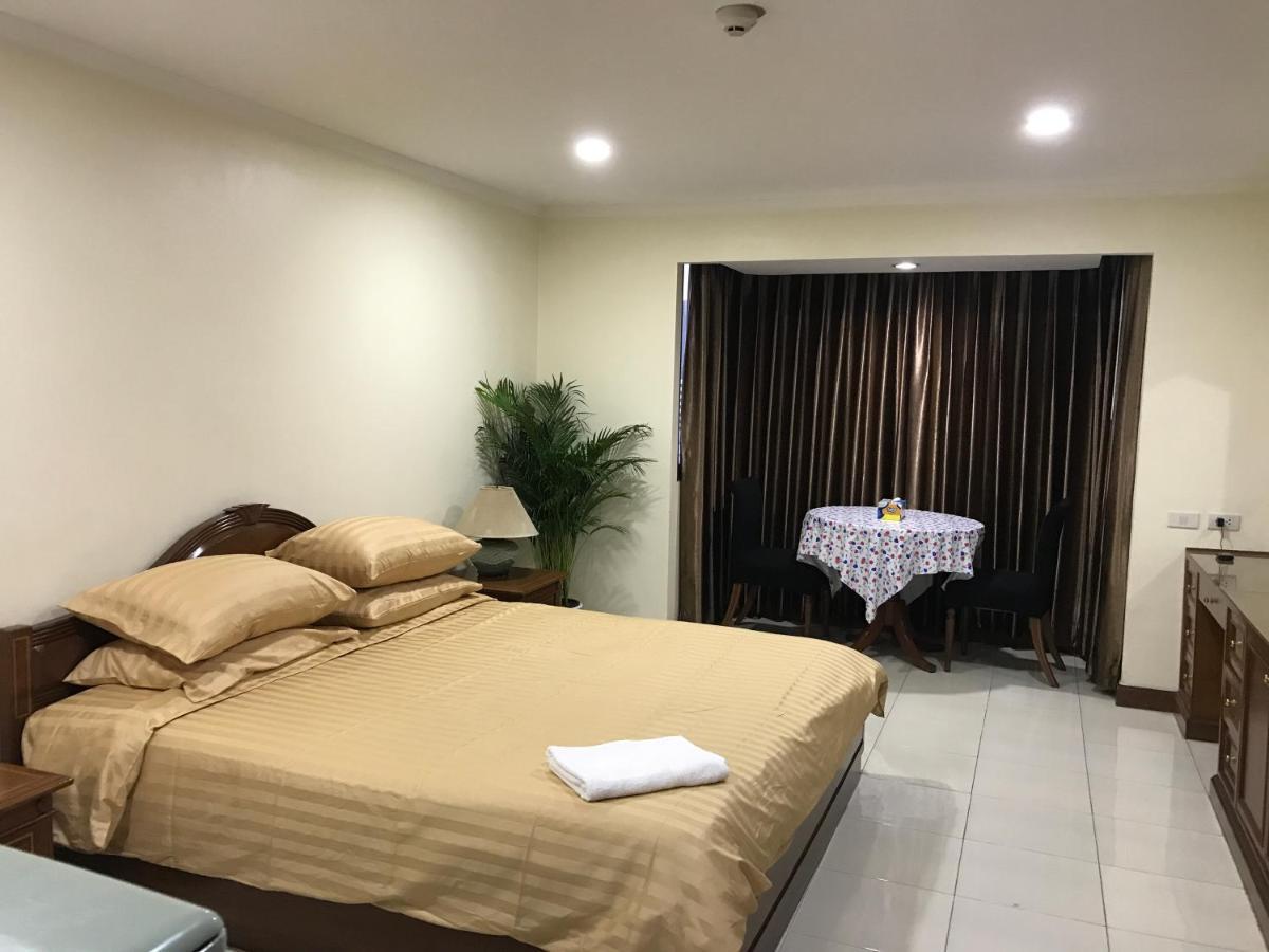 Omnitower Pool View Cozy Apartment *