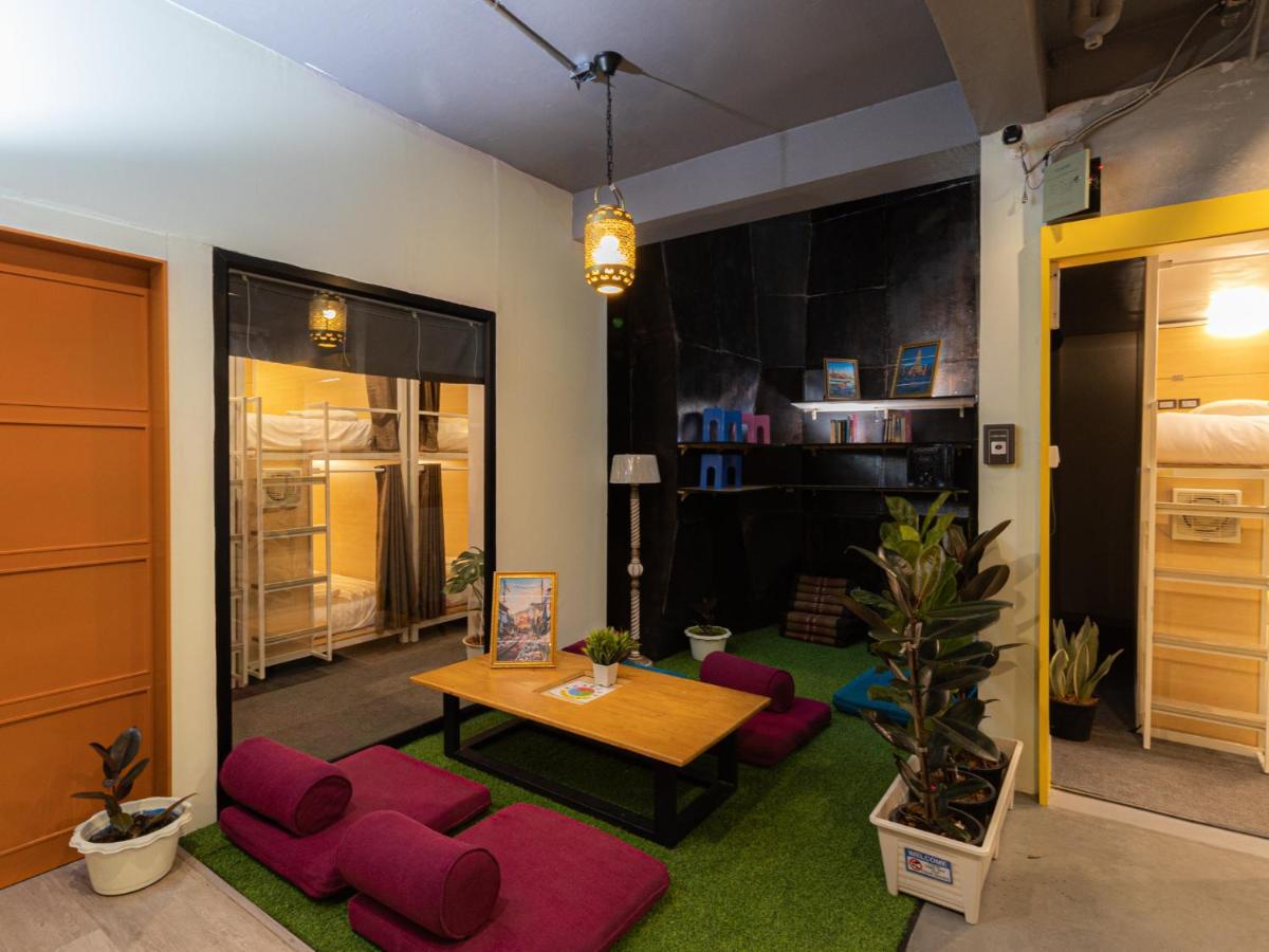 Khao San Social Capsule *
