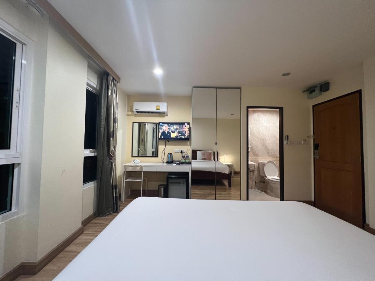 V Check Sukhumvit 22