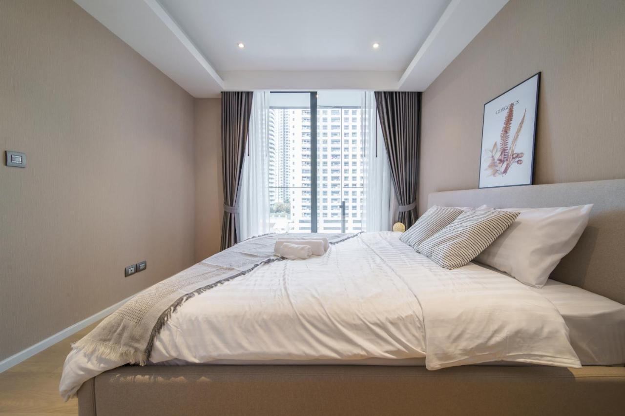 Sukhumvit 11#luxury#pool#gym#bts Nana&mrt Sukhumvit#1br#max2ppl Bangkok