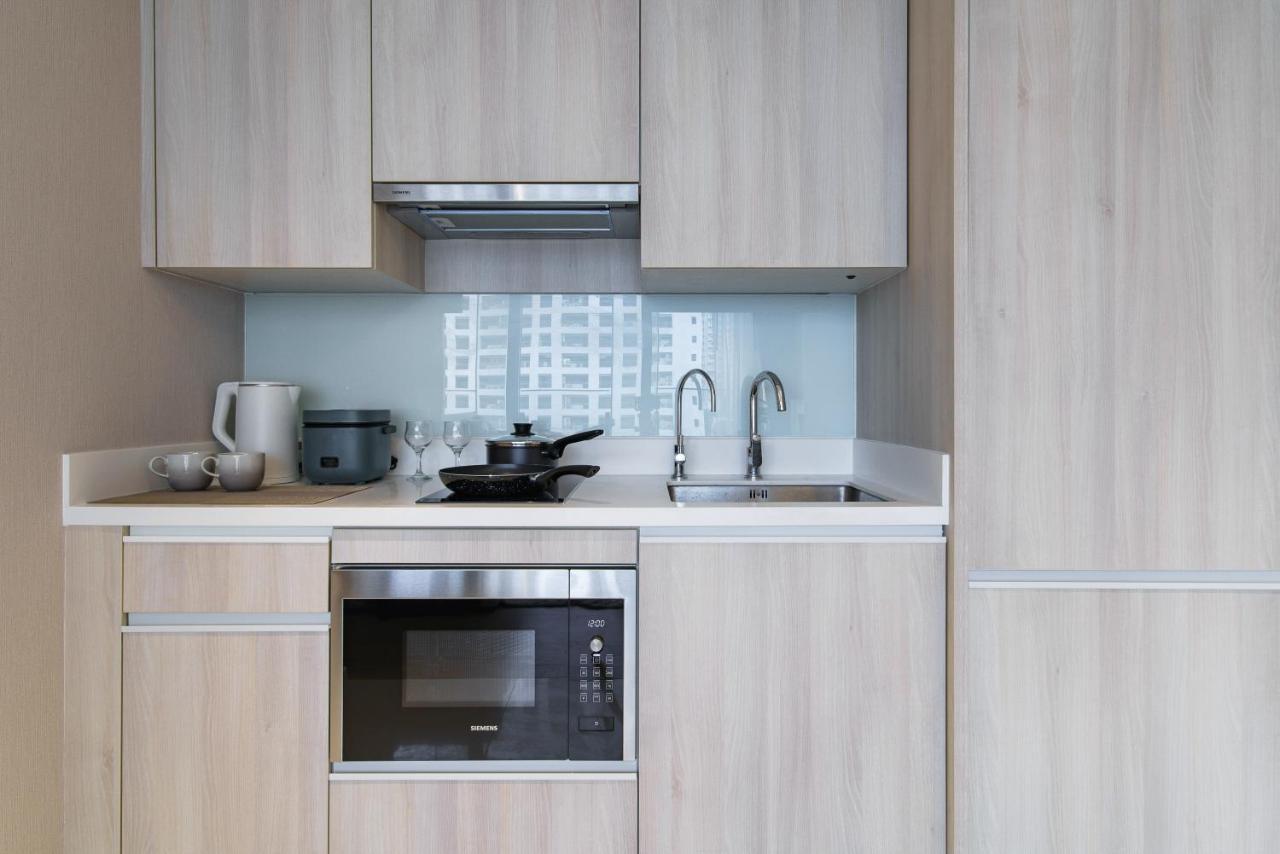 Sukhumvit 11#luxury#pool#gym#bts Nana&mrt Sukhumvit#1br#max2ppl Bangkok