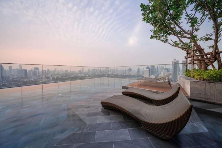 Luxury Queen Sirikit Asok Termianl 21 Apartment *