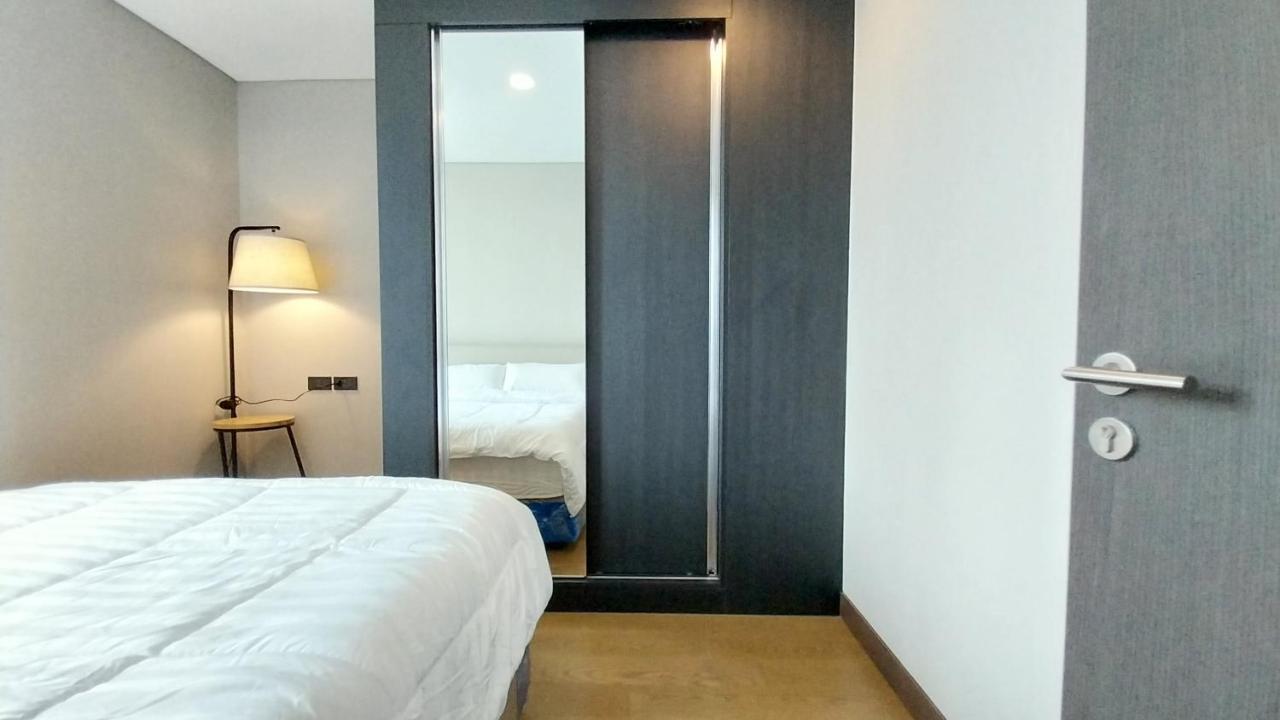 Luxury Queen Sirikit Asok Termianl 21 *