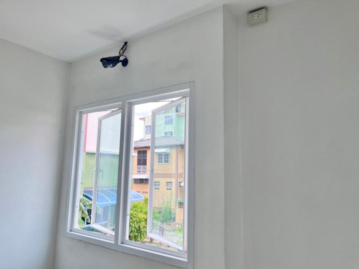 Apartment 8 Bangkok