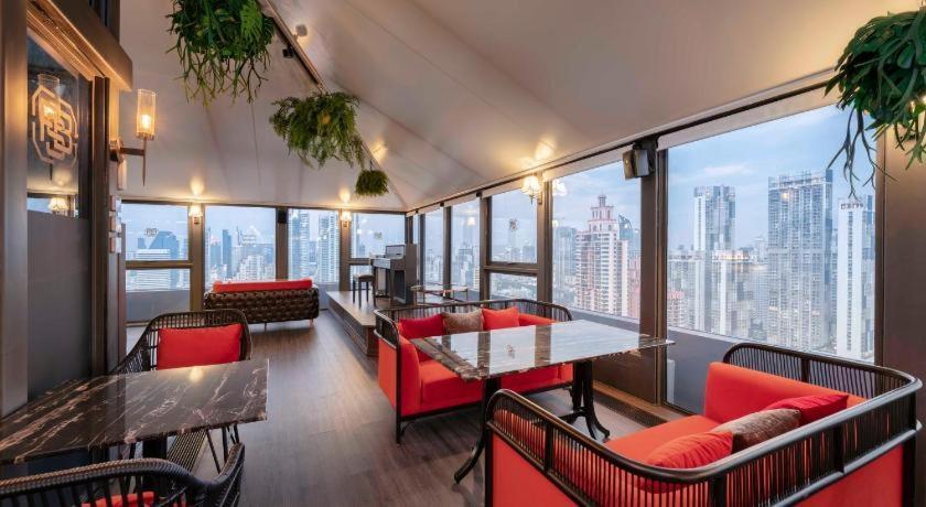 Luxury Queen Sirikit Asok Termianl 21 Apartment *