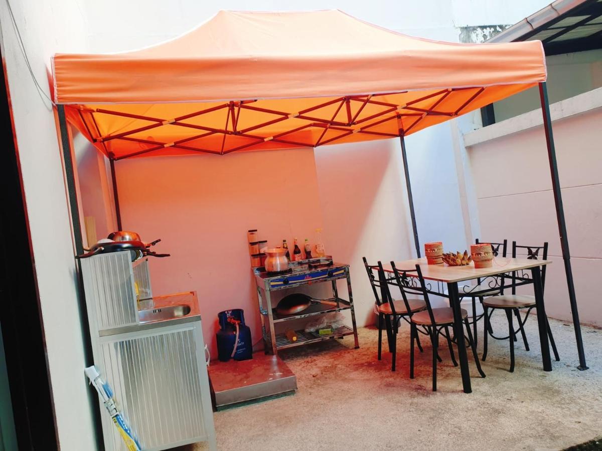 Kru Nat's W/ Private & Gym Bed & Breakfast