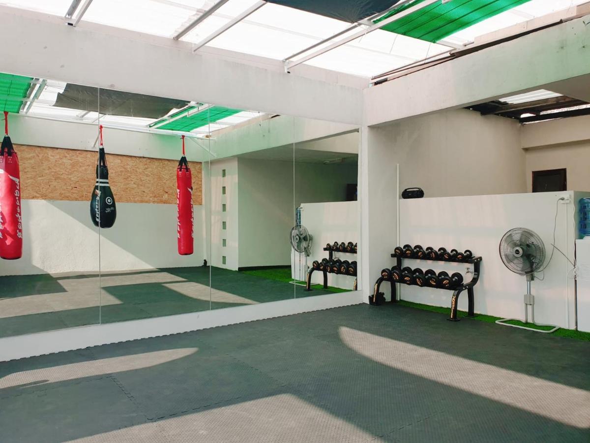 Kru Nat's W/ Private & Gym