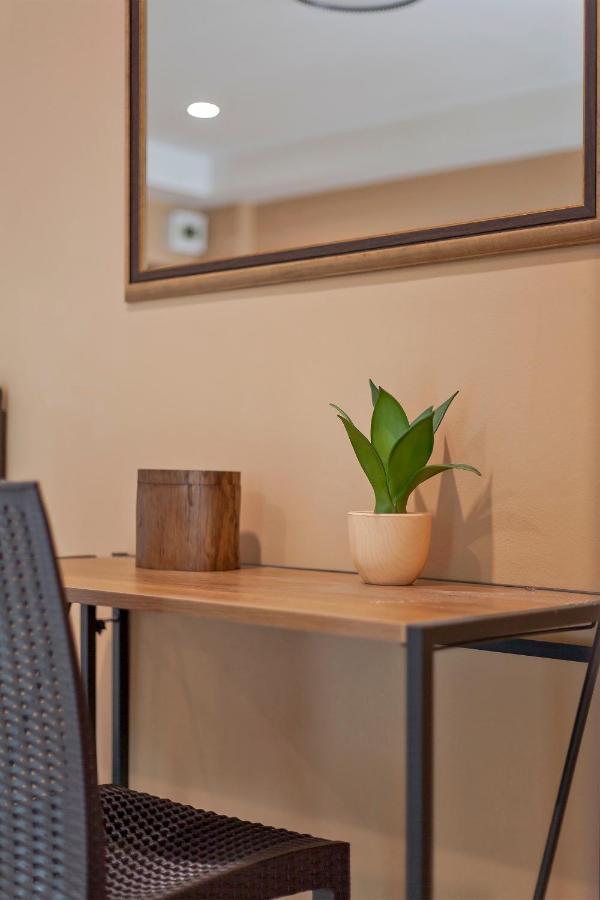 Hostel Cozzi By Grand Airport
