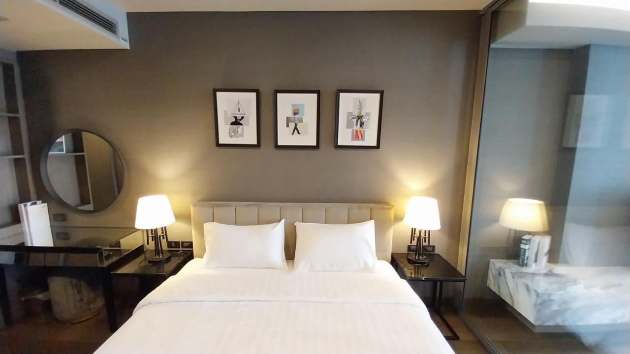 Luxury Queen Sirikit Asok Termianl 21
