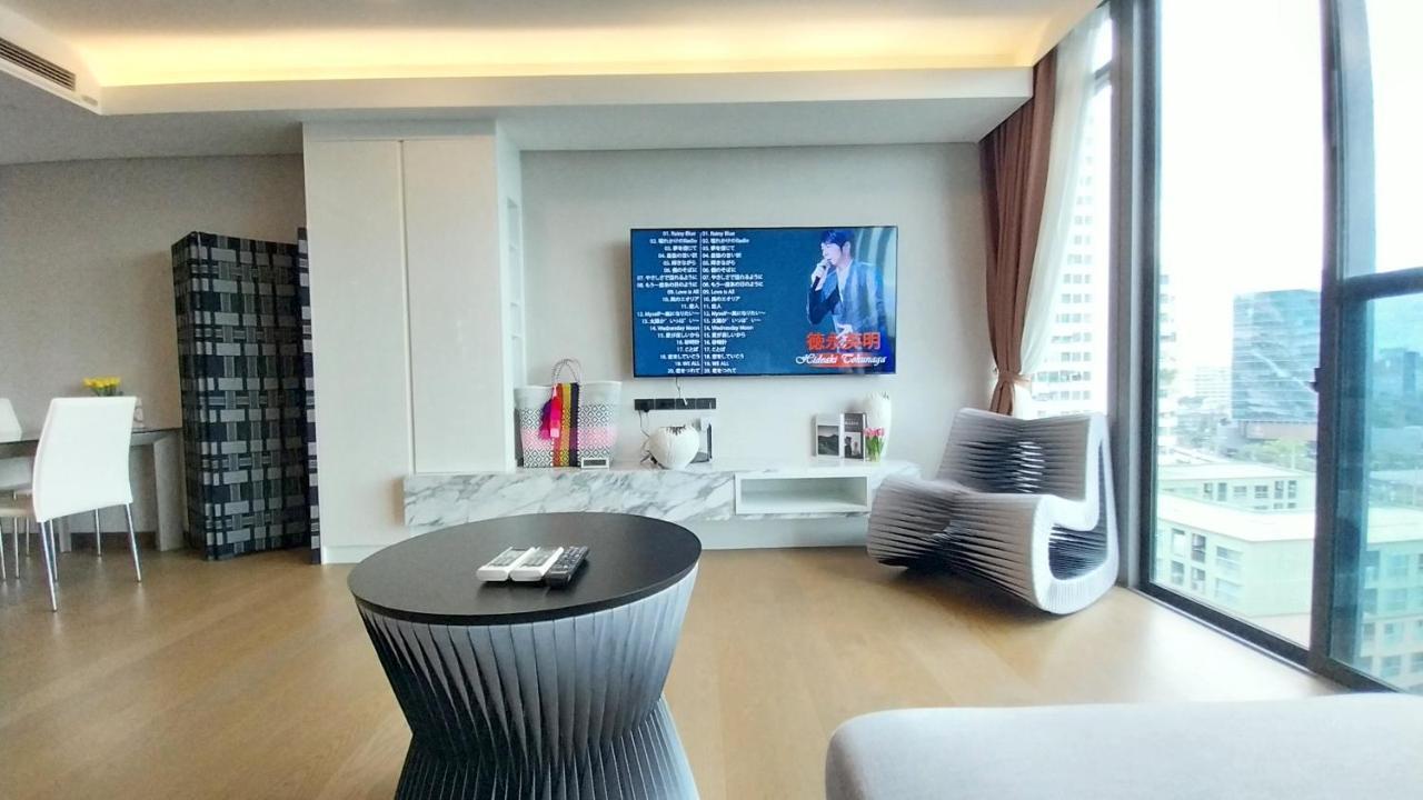 Luxury Queen Sirikit Asok Termianl 21 Apartment *