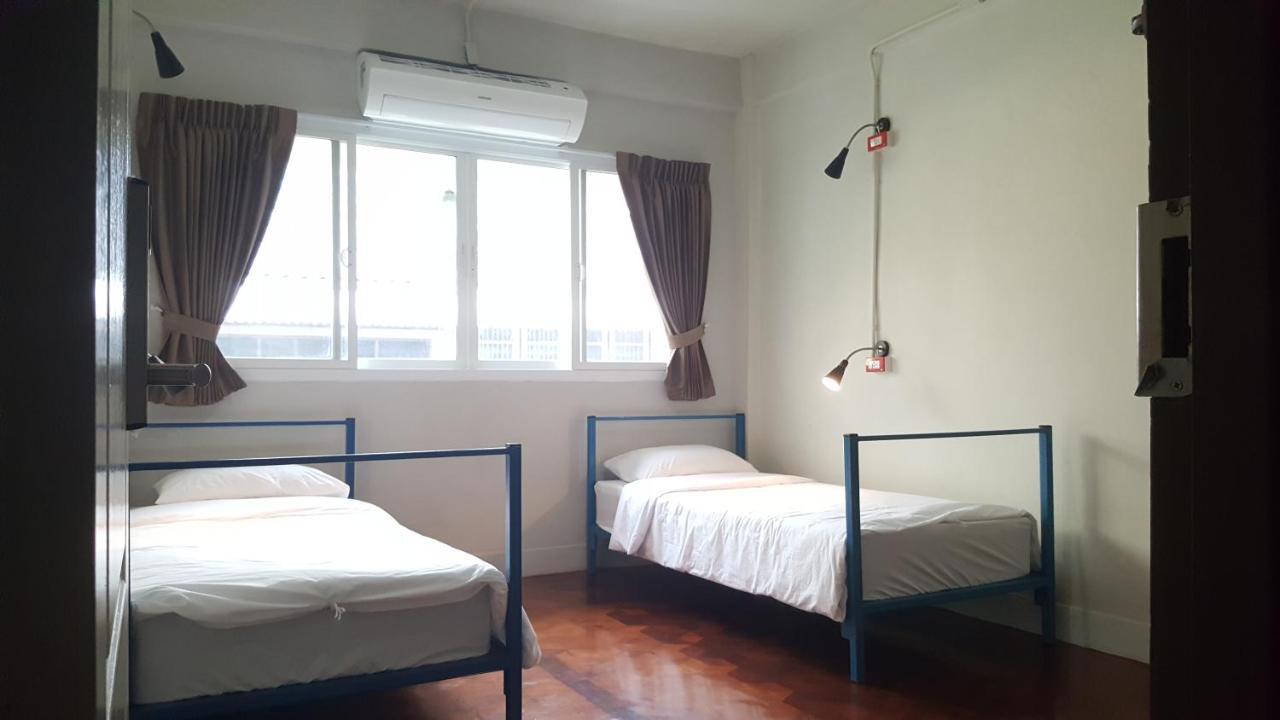 Hostel Check @chareon Krung Bangkok