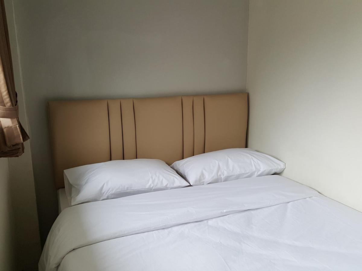 Hostel Check @chareon Krung Bangkok