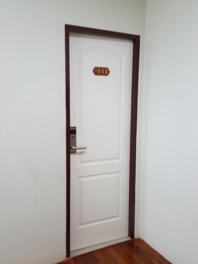 Hostel Check @chareon Krung Bangkok