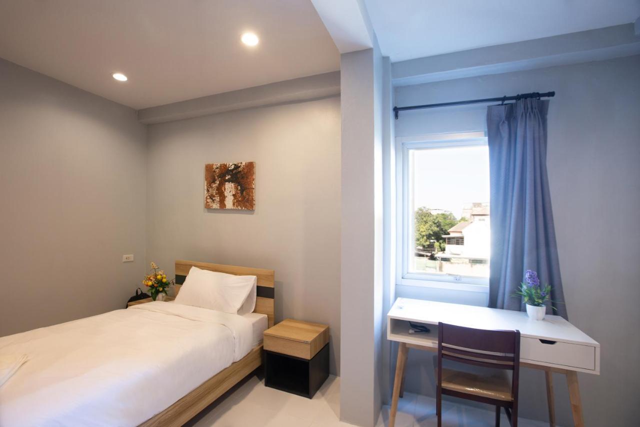 185@surawong Hotel 4*