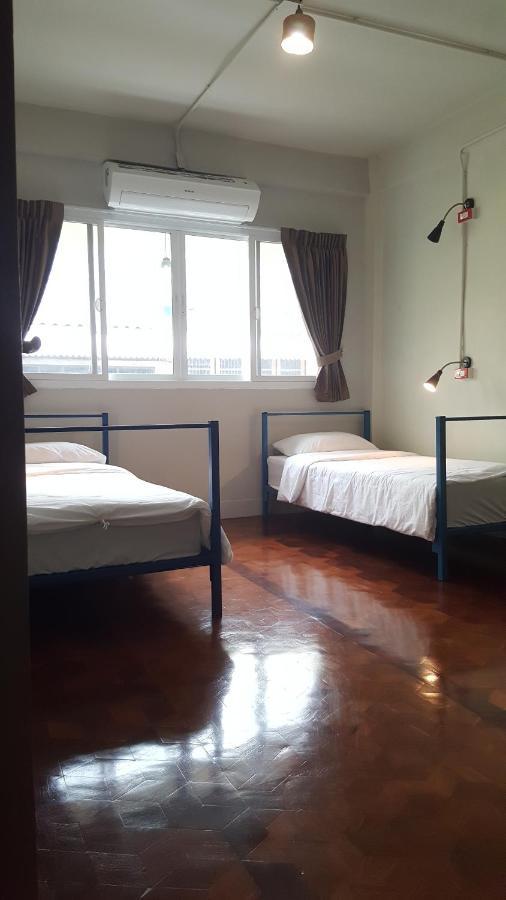 Check @chareon Krung Hostel Bangkok