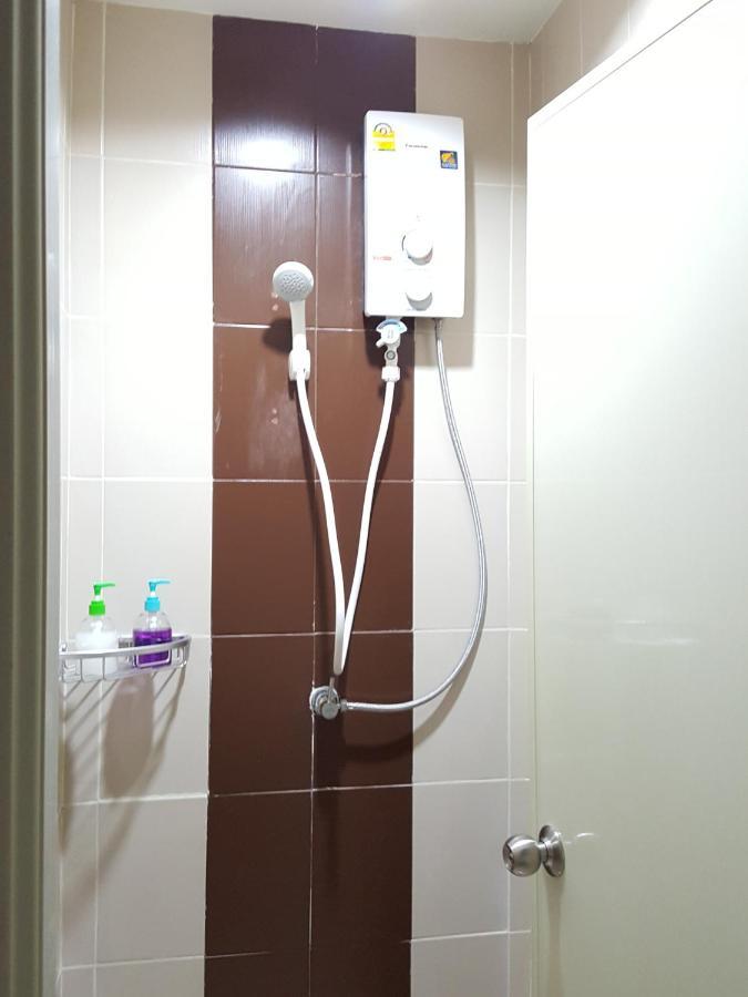 Check @chareon Krung Hostel Bangkok