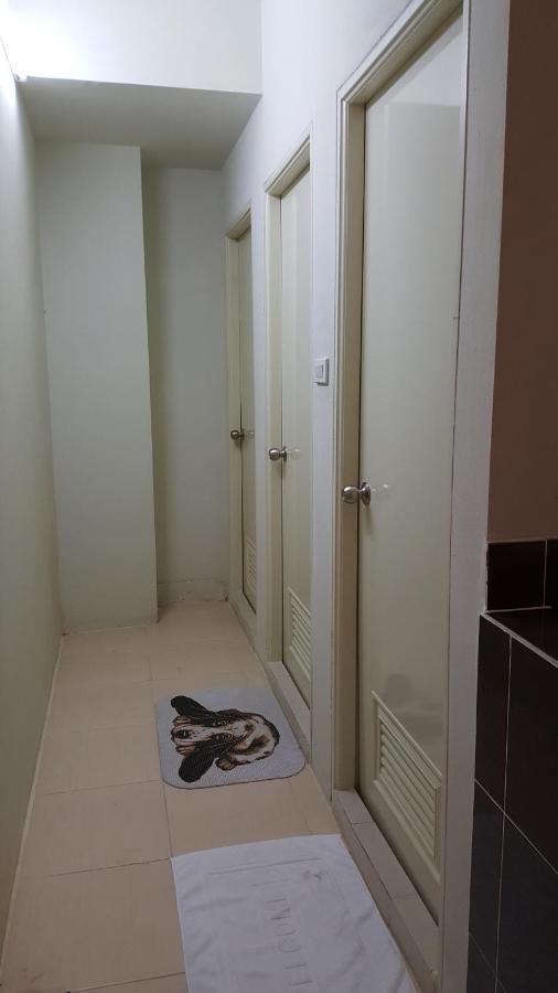 Check @chareon Krung Hostel Bangkok