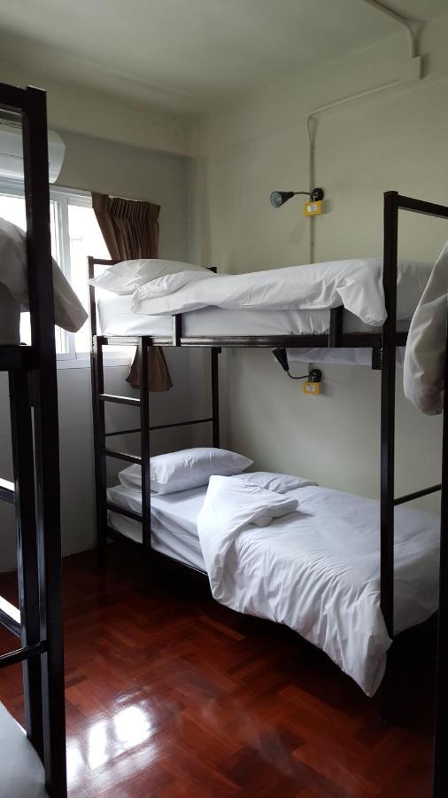Hostel Check @chareon Krung Bangkok