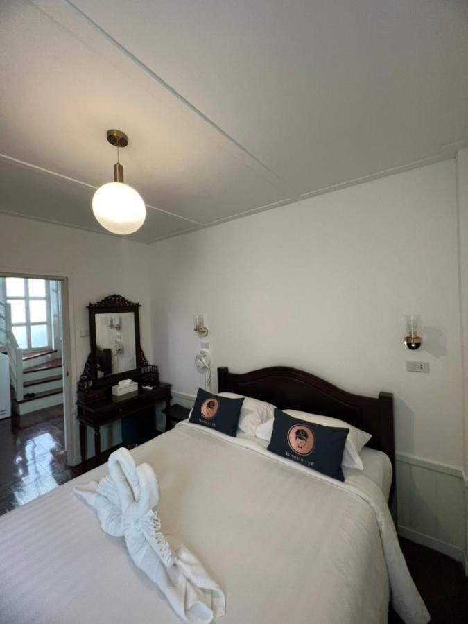 Roomquest Rim Praya Dinsor Road Hotel