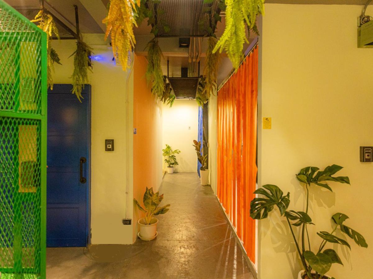 Hostel Khaosan Social Capsule *
