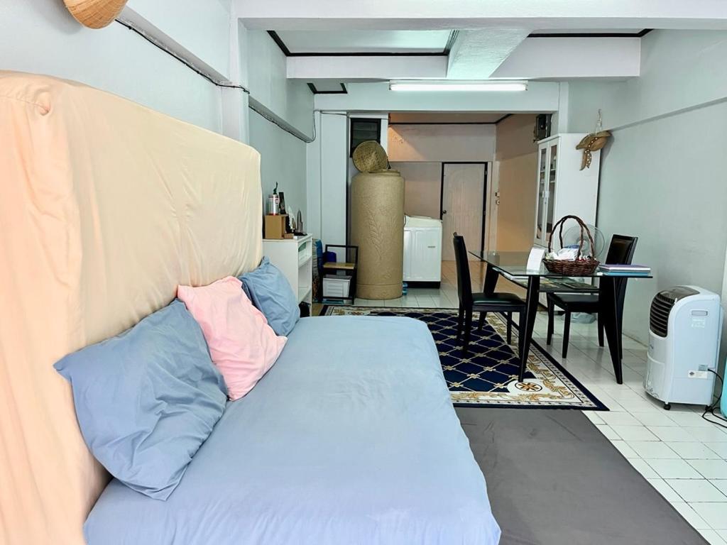 C U Again Guest house Bangkok