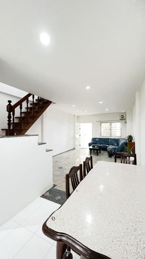 Private 4bedrooms-parking-weekly Special Offer Holiday home