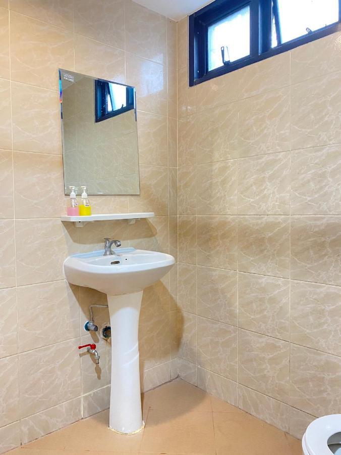 Double Dd House At Mrt Sutthisarn Hostel *