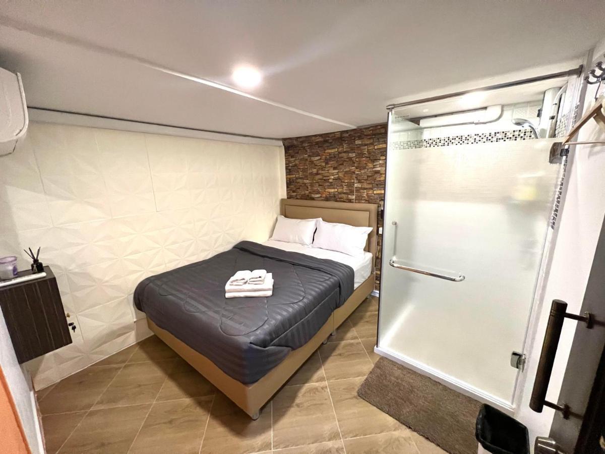 Great House 99 Albergue