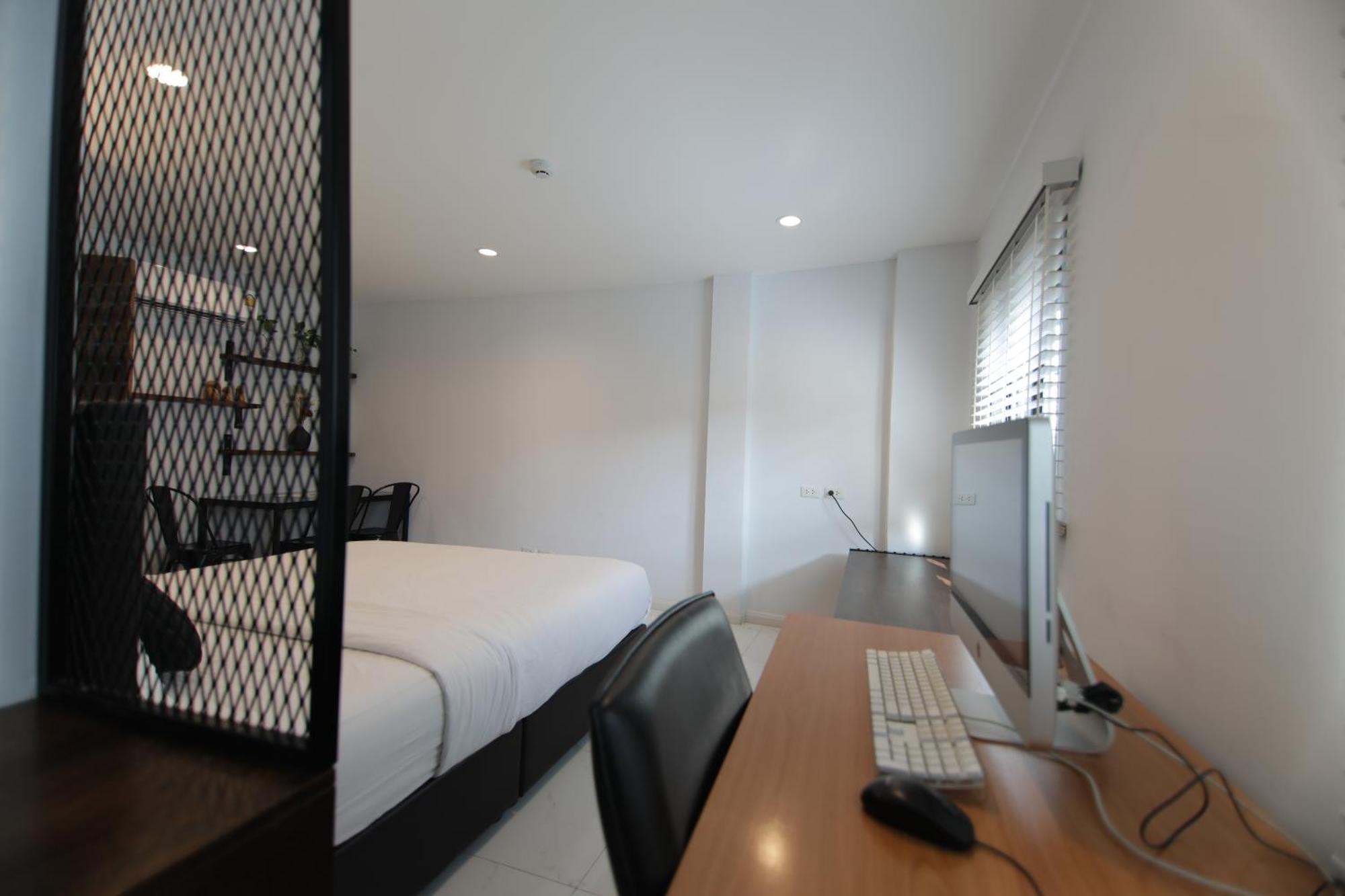 Hotel Wire Prakhanong Bangkok