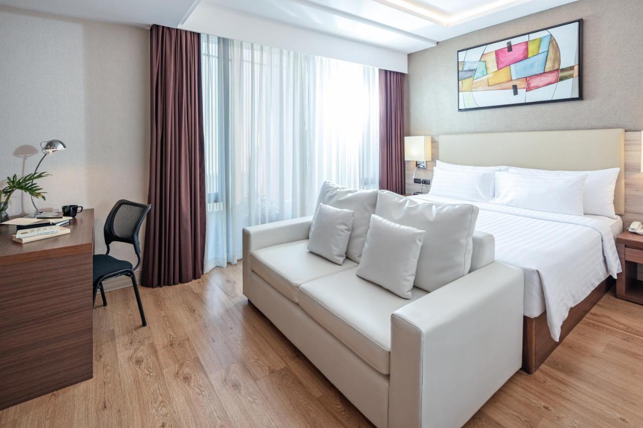 Adelphi Forty-nine Hotel 4*