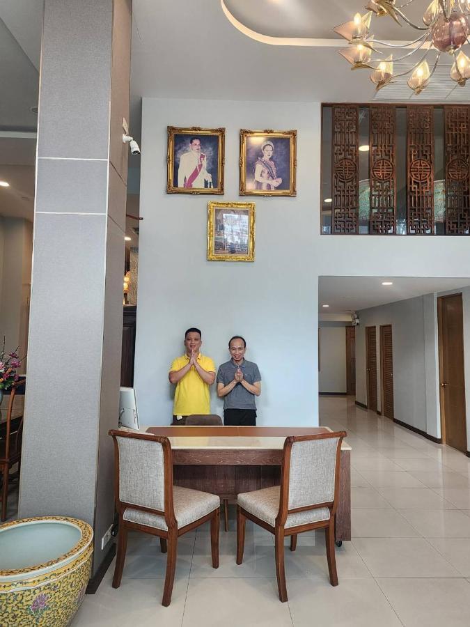 August Hotel 3*