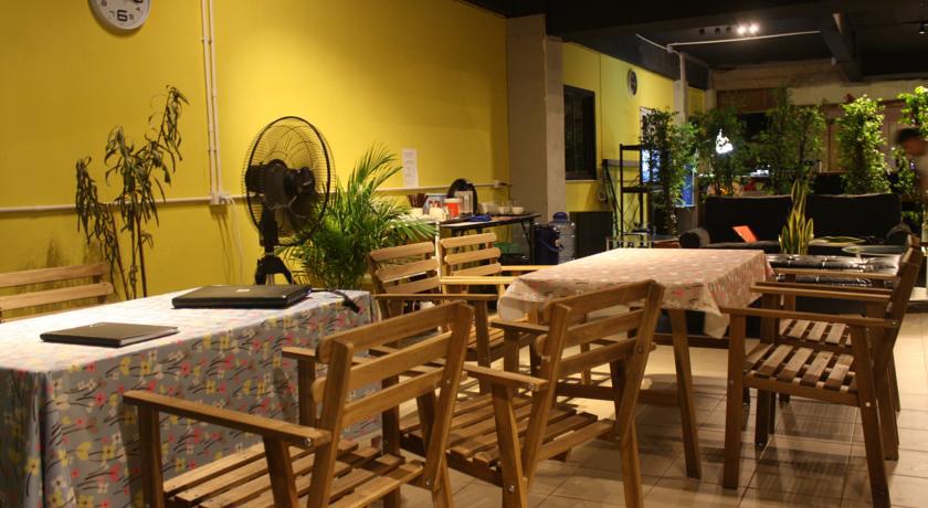 Hostel The Aris