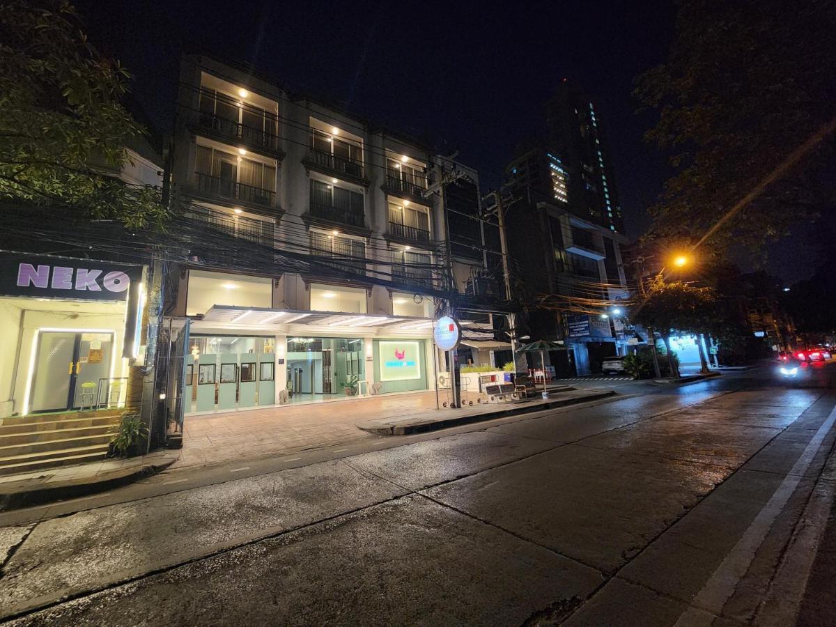 August Hotel